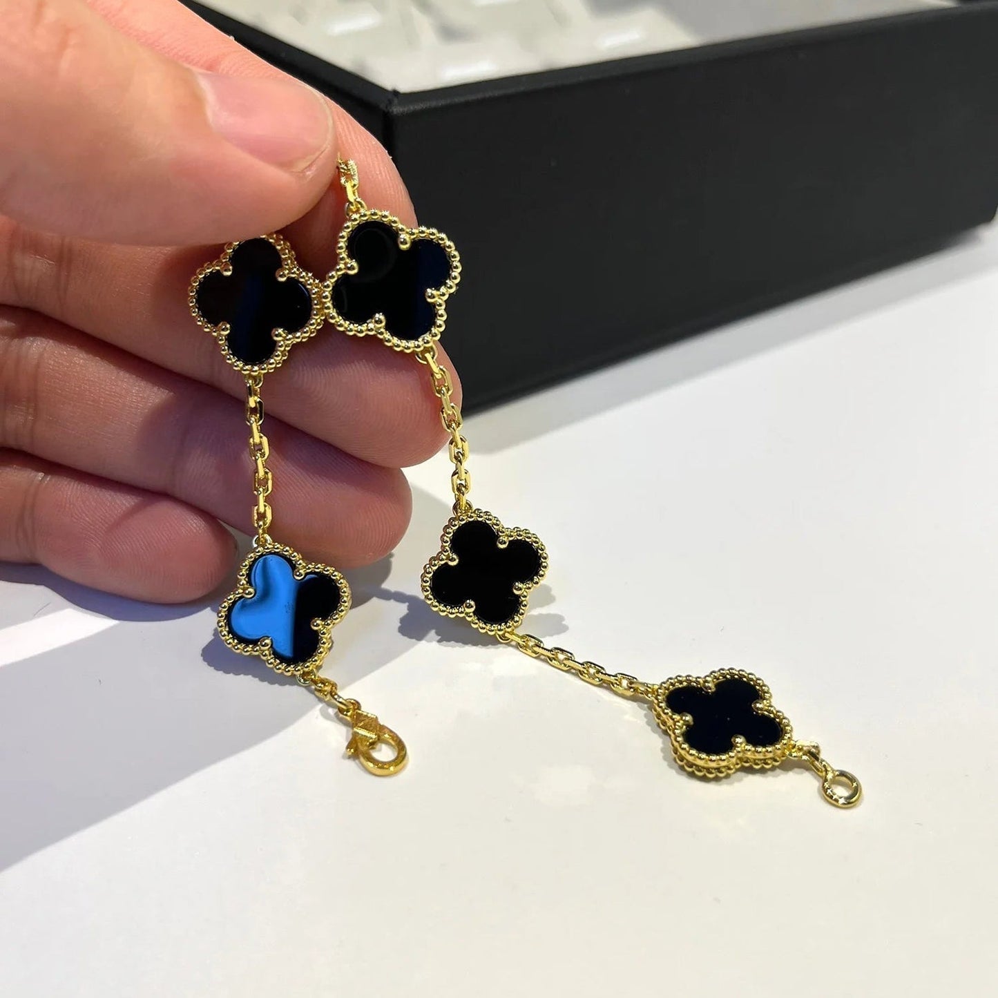 [Royal Top] CLOVER 5 MOTIF ONYXS BRACELET COLLECTION