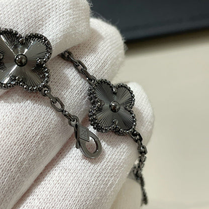 [Royal Top]CLOVER 5 MOTIF BLACK BRACELET