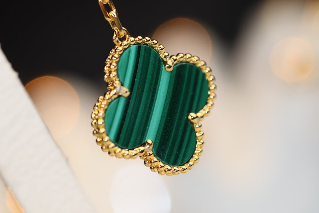 [Royal Top]CLOVER EARRINGS GOLD MALACHITE DIAMOND 3 MOTIF