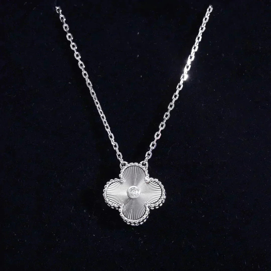 [Royal Top]CLOVER  15MM DIAMOND LASER NECKLACE SILVER