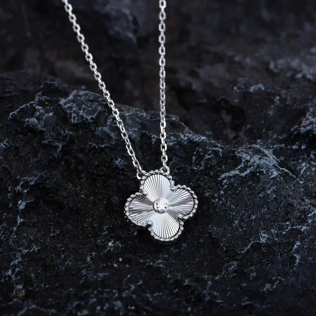 [Royal Top]CLOVER  15MM DIAMOND LASER NECKLACE SILVER