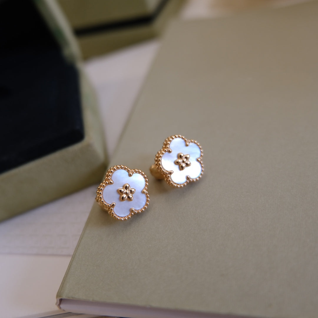 [Royal Top]LUCKY PINK GOLD WHITE MOP EARRINGS