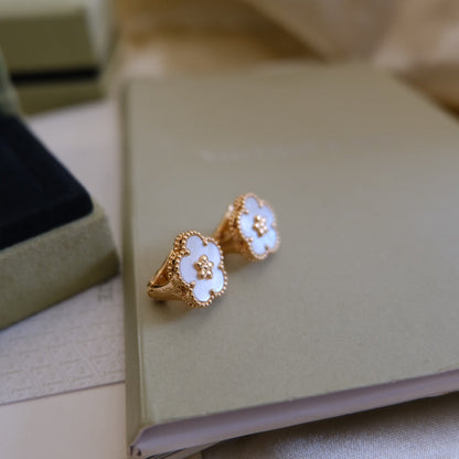 [Royal Top]LUCKY PINK GOLD WHITE MOP EARRINGS
