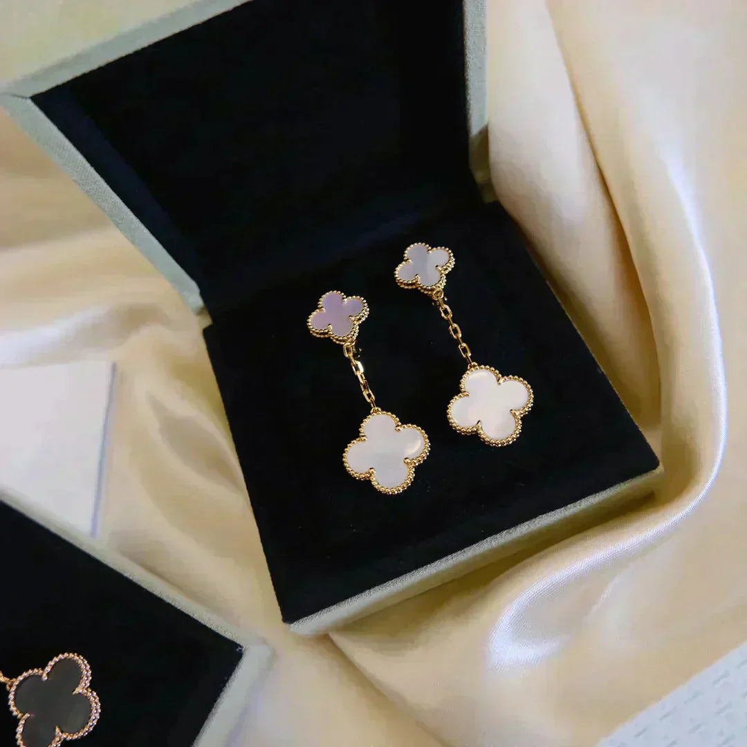 [Royal Top]CLOVER 2 MOTIF WHITE MOP EARRINGS