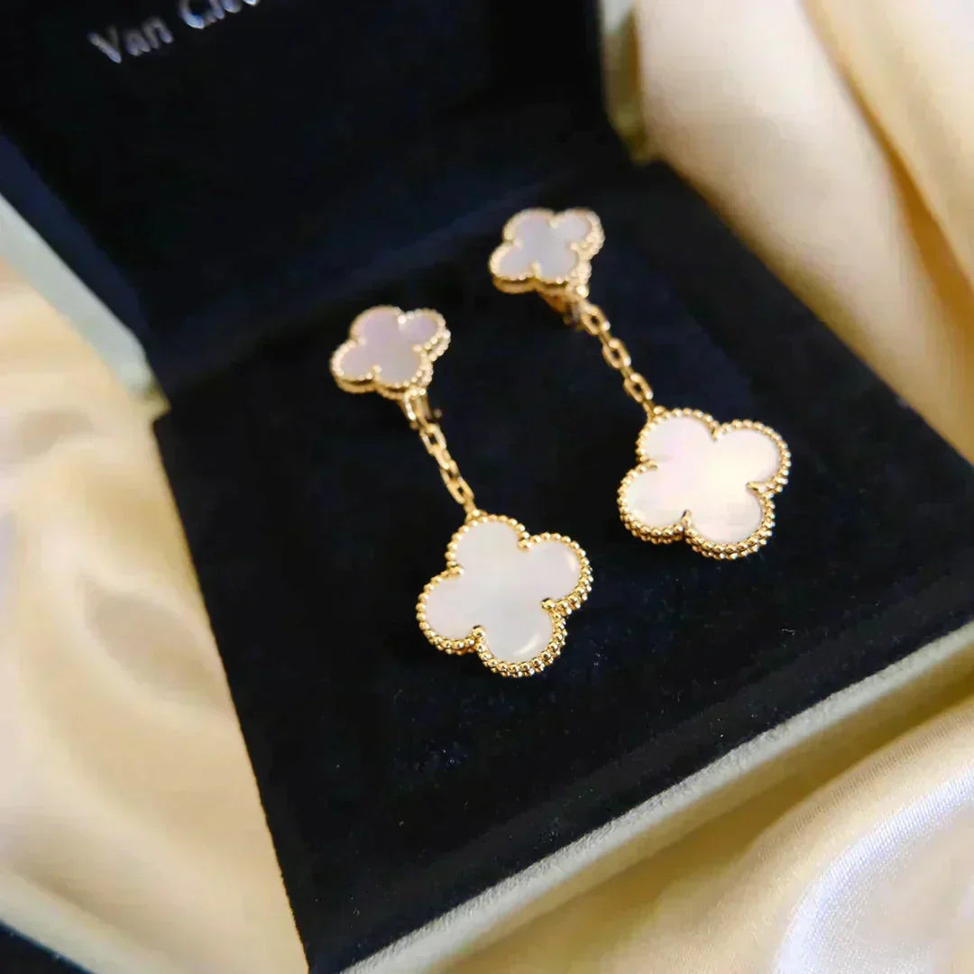 [Royal Top]CLOVER 2 MOTIF WHITE MOP EARRINGS