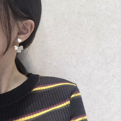 [Royal Top]CLOVER SWEET WHITE MOP EARRINGS