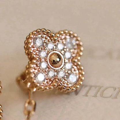 [Royal Top]CLOVER MEDIUM 1 MOTIFS FUll DIAMOND EARRINGS