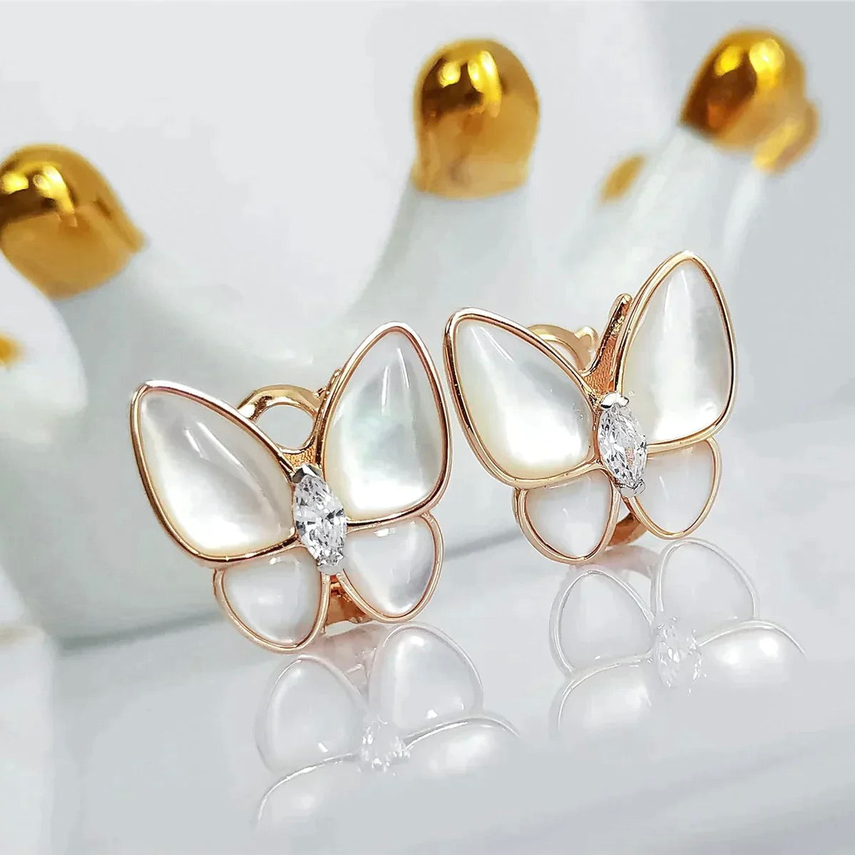 [Royal Top]BUTTERFLY MOP DIAMOND EARRINGS