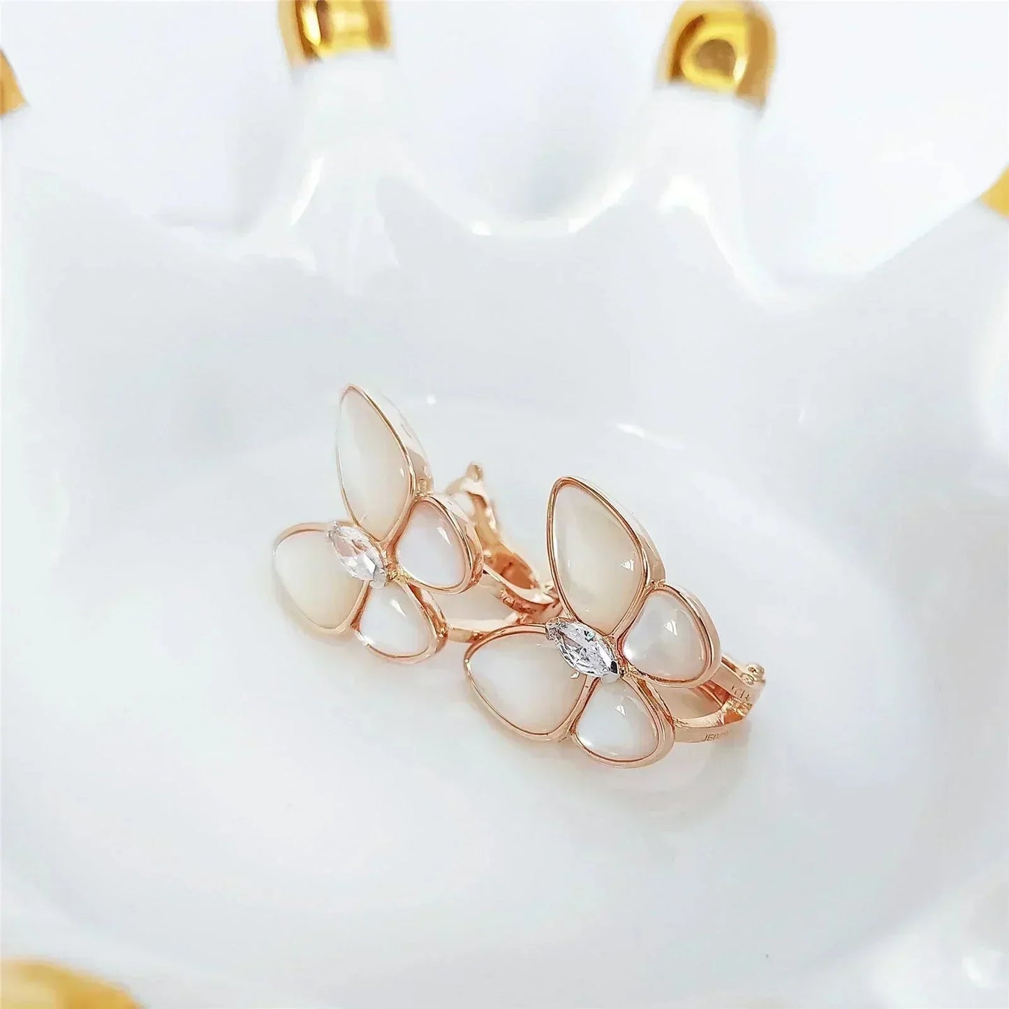 [Royal Top]BUTTERFLY MOP DIAMOND EARRINGS