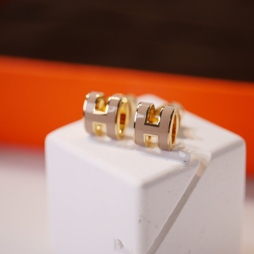 [Royal Top]MINI POP H GOLD EARRINGS GREY