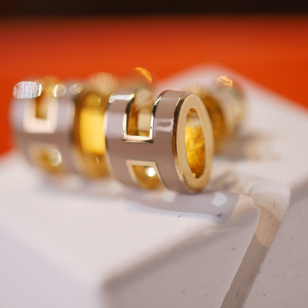 [Royal Top]MINI POP H GOLD EARRINGS GREY