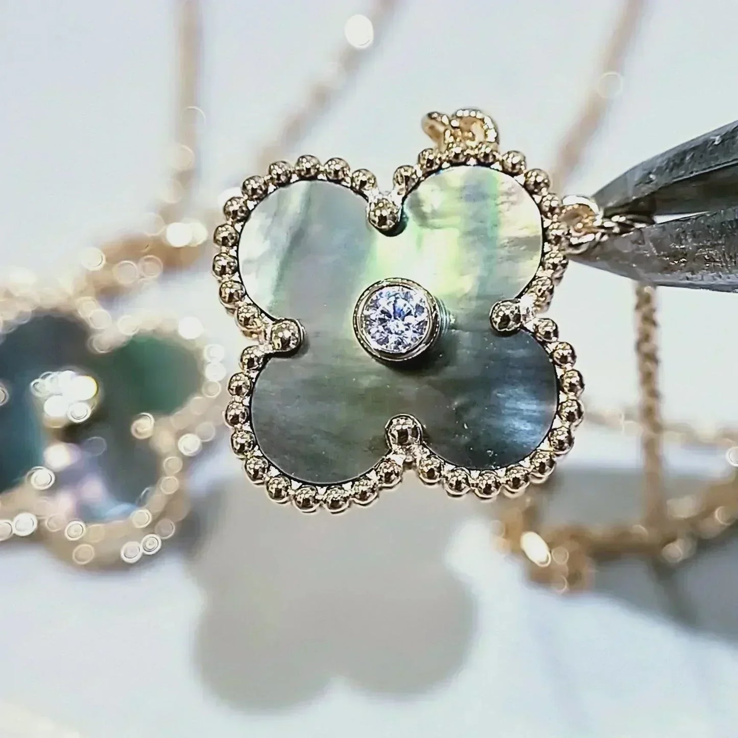 [Royal Top]CLOVER 15MM DIAMOND AND MOTHER-OF-GREY NECKLACE