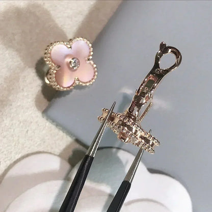 [Royal Top]CLOVER MEDIUM 1 MOTIFS  PINK MOP DIAMOND EARRINGS