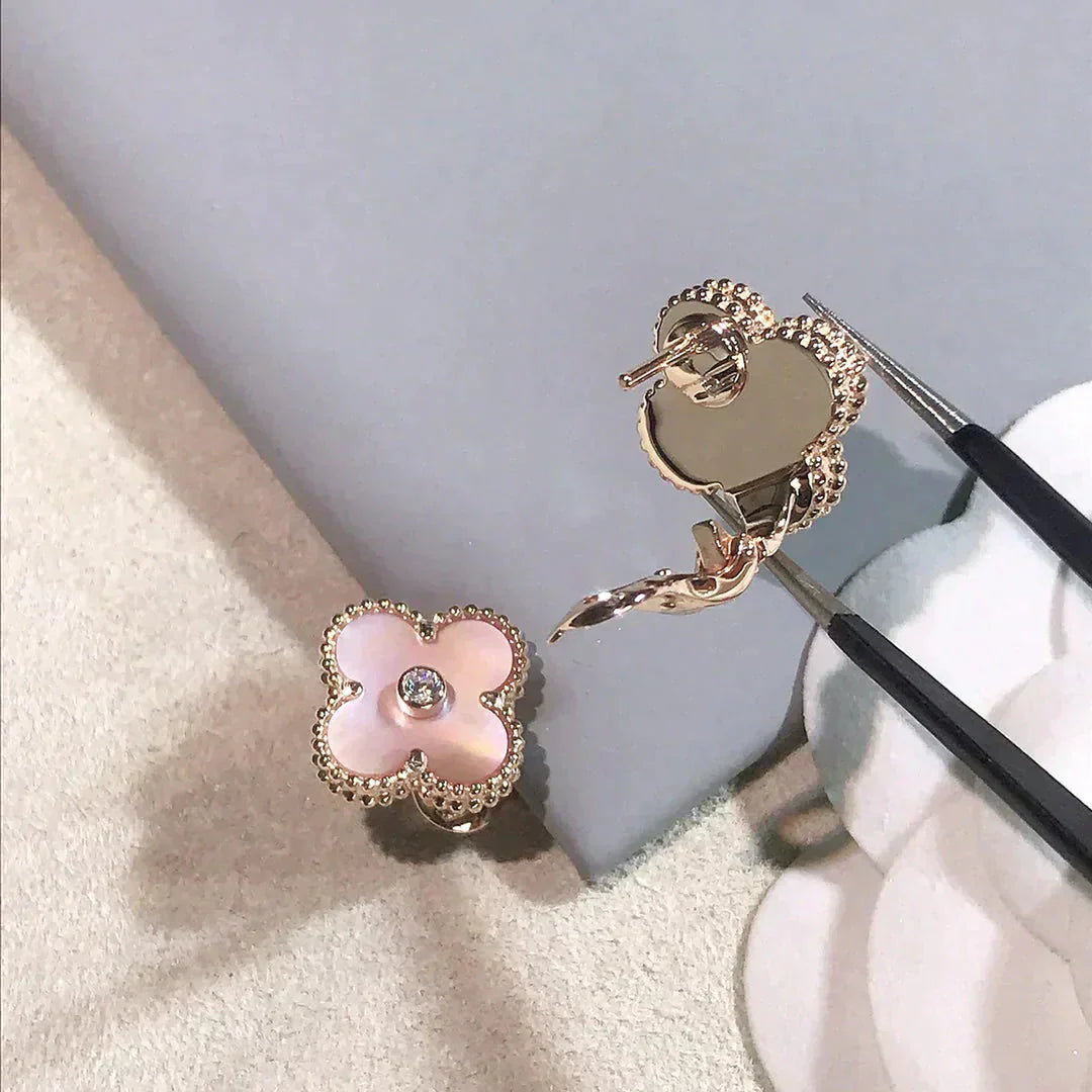 [Royal Top]CLOVER MEDIUM 1 MOTIFS  PINK MOP DIAMOND EARRINGS