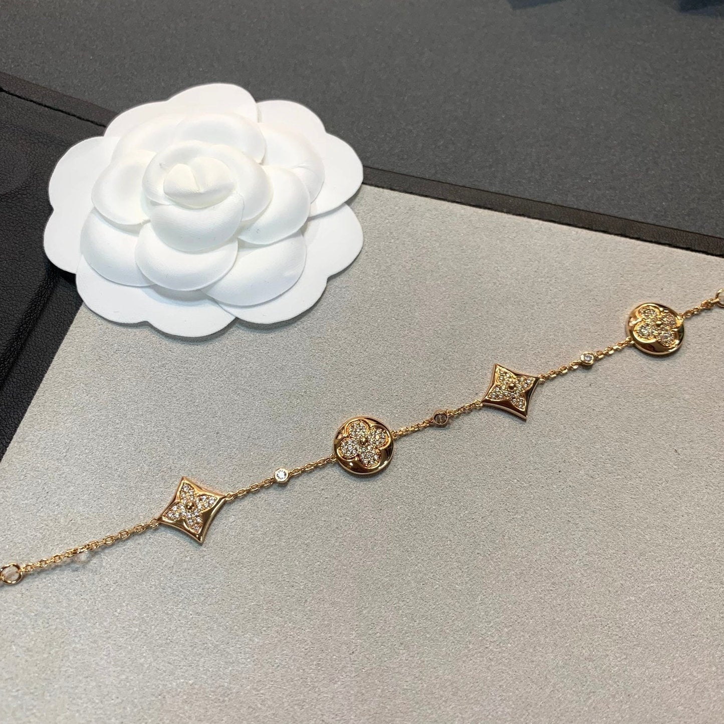 [Royal Top]STAR AND SUN 4 MOTIFS GOLD DIAMONDS BRACELET