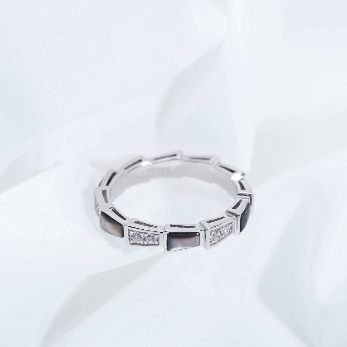 [Royal Top]SERPENTI RING SILVER  DIAMOND BLACK MOP 3MM