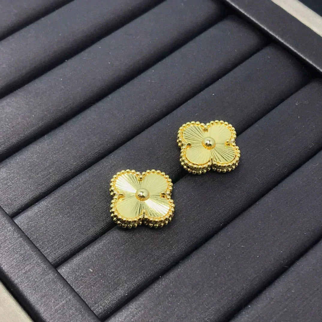 [Royal Top]CLOVER MINI 9.5MM LASER EARRINGS