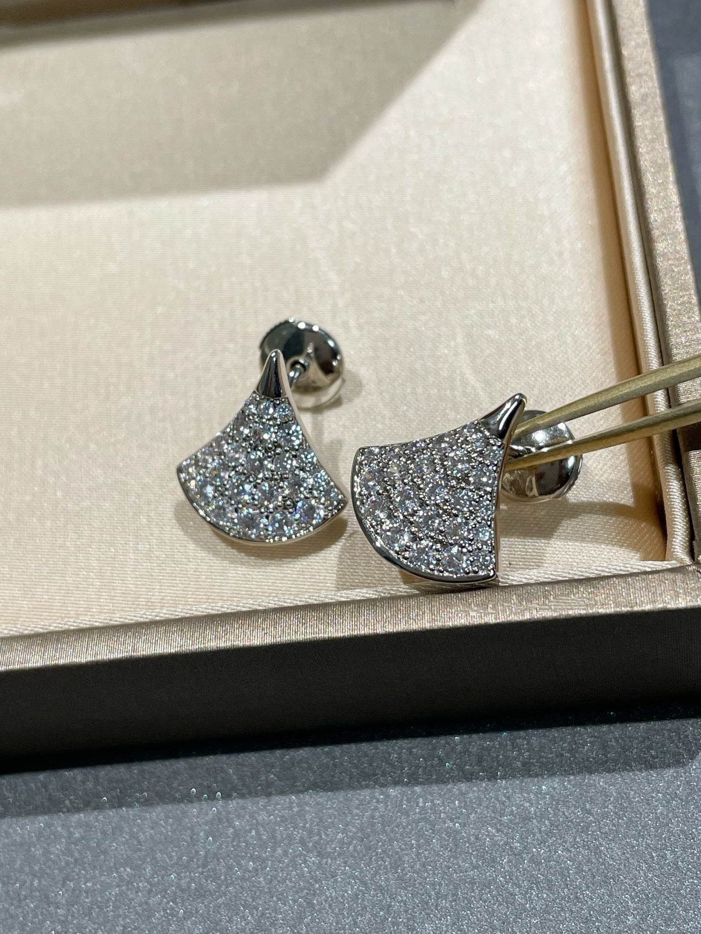 [Royal Top]DREAM STUD EARRINGS DIAMOND