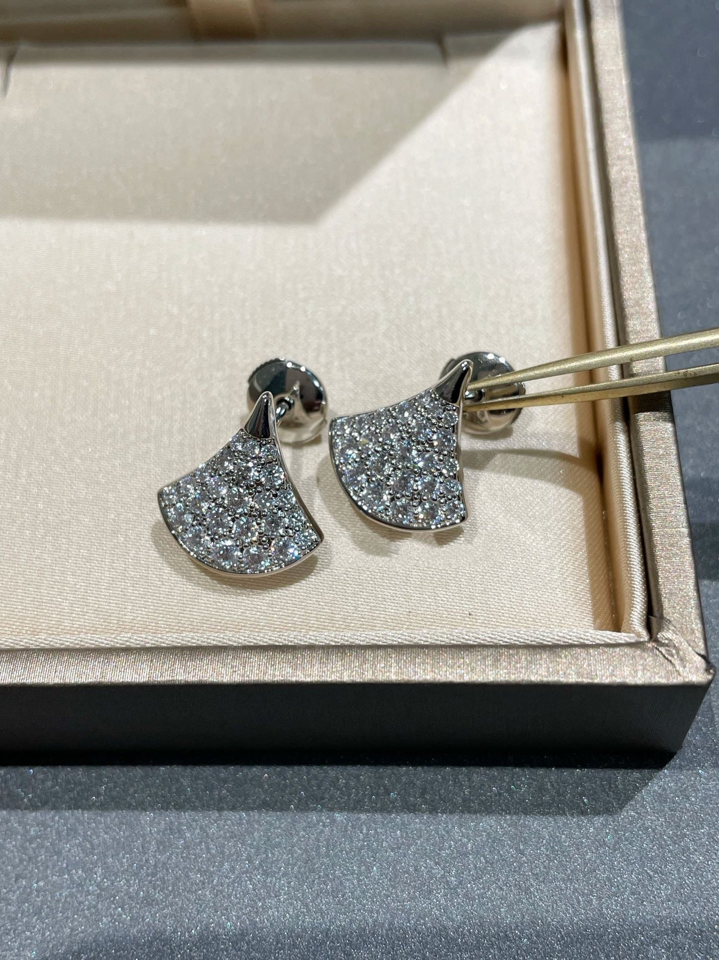 [Royal Top]DREAM STUD EARRINGS DIAMOND