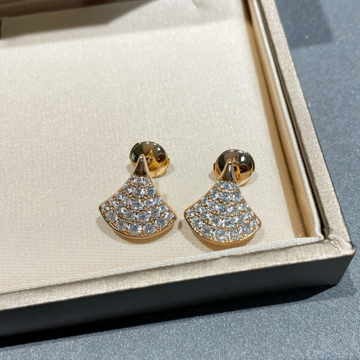 [Royal Top]DREAM STUD EARRINGS DIAMOND