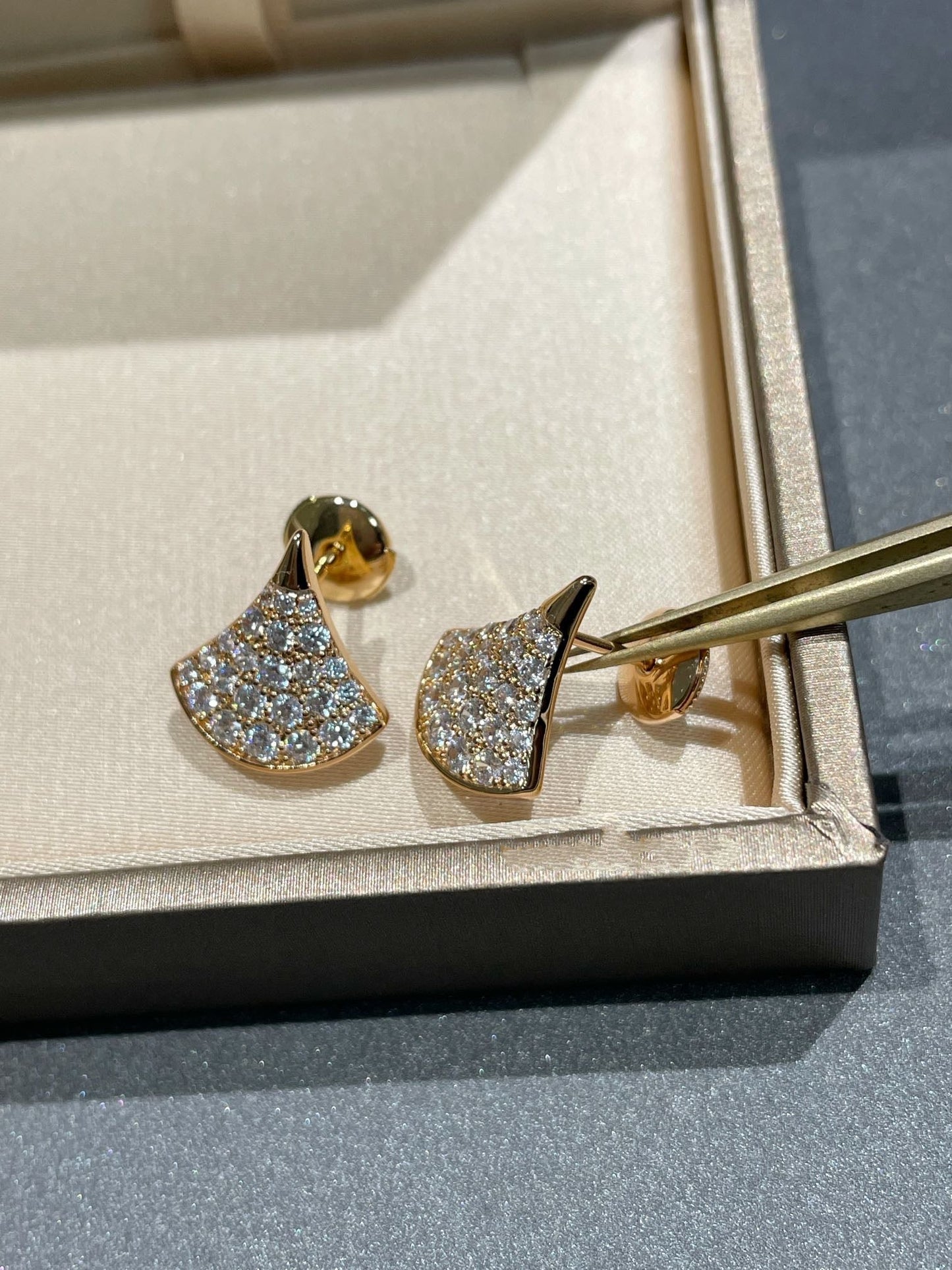 [Royal Top]DREAM STUD EARRINGS DIAMOND