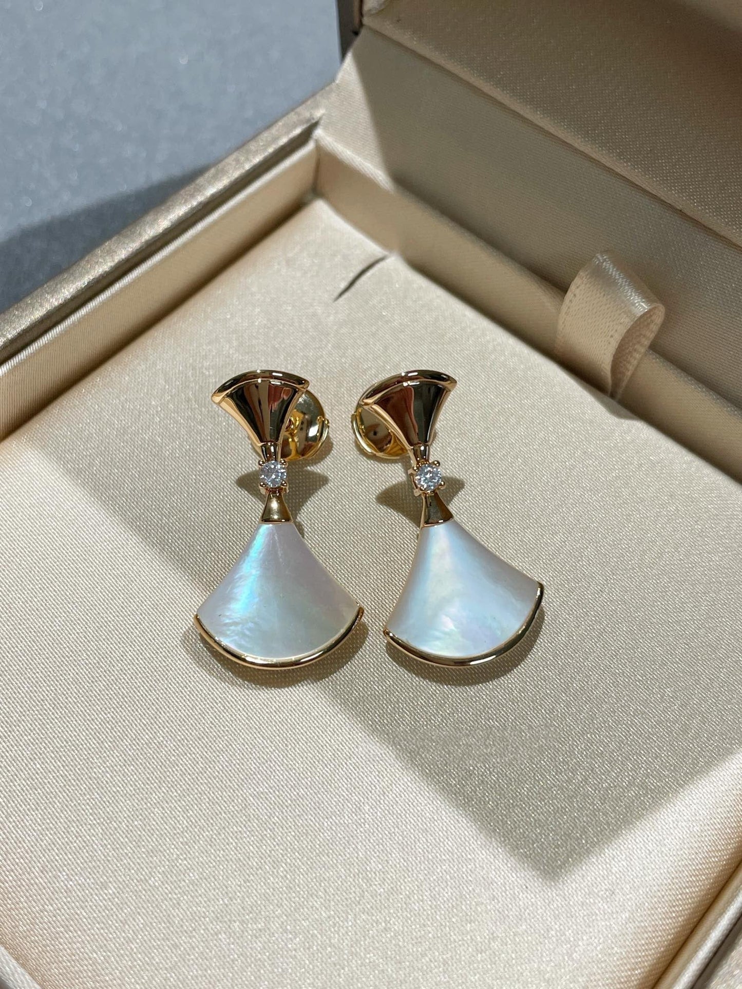 [Royal Top]DREAM MOP 1 DIAMOND EARRINGS