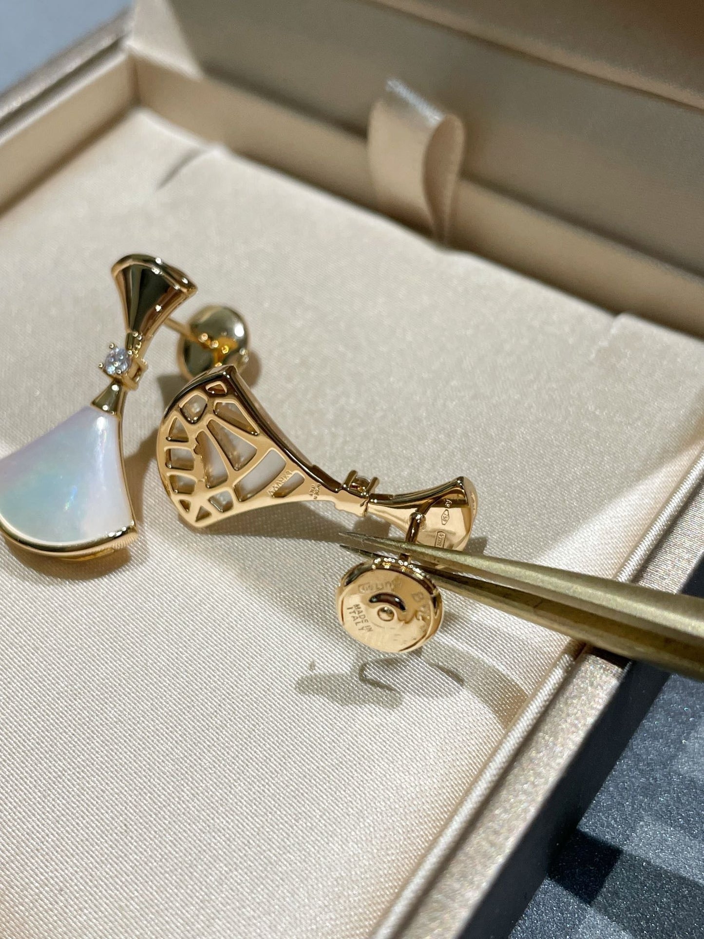 [Royal Top]DREAM MOP 1 DIAMOND EARRINGS