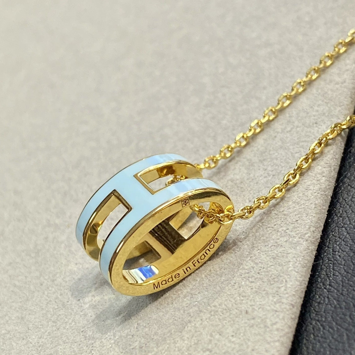 [Royal Top]POP H LIGHT BLUE NECKLACE