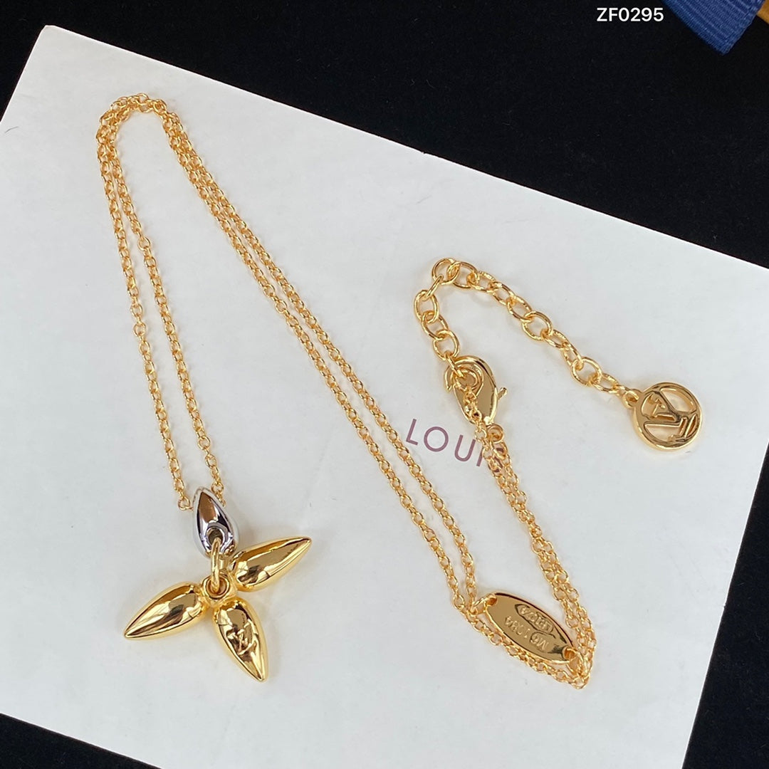 [Royal Top]LOUISETTE PEDANT GOLD NECKLACE
