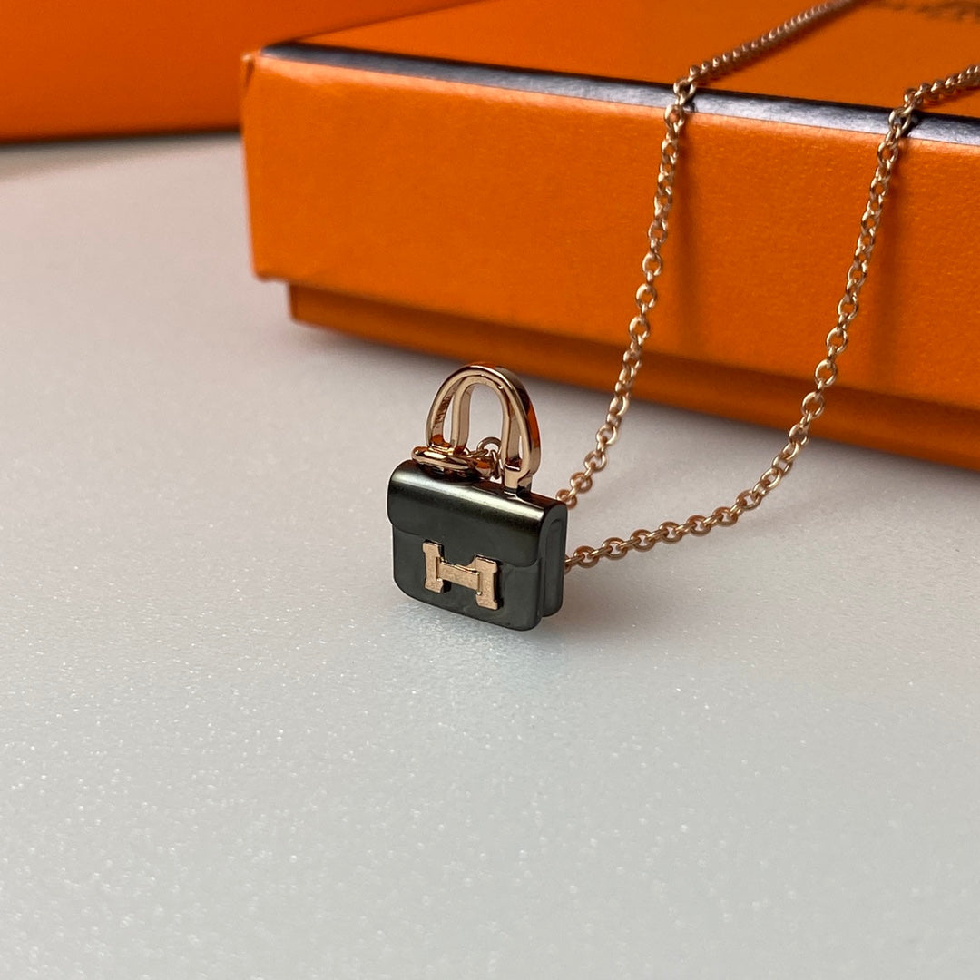 [Royal Top]CONSTANCE BLACK PEDANT PINK GOLD NECKLACE
