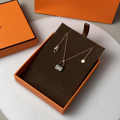 [Royal Top]CONSTANCE BLACK PEDANT PINK GOLD NECKLACE