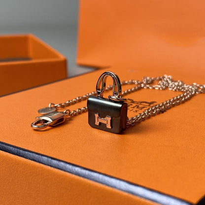 [Royal Top]CONSTANCE BLACK PEDANT PINK GOLD NECKLACE
