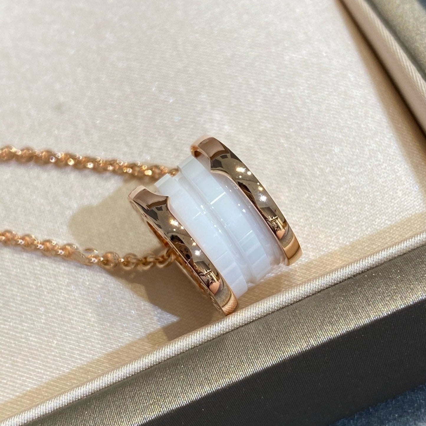 [Royal Top]ZERO 1 WHITE CERAMIC PINK GOLD NECKLACE