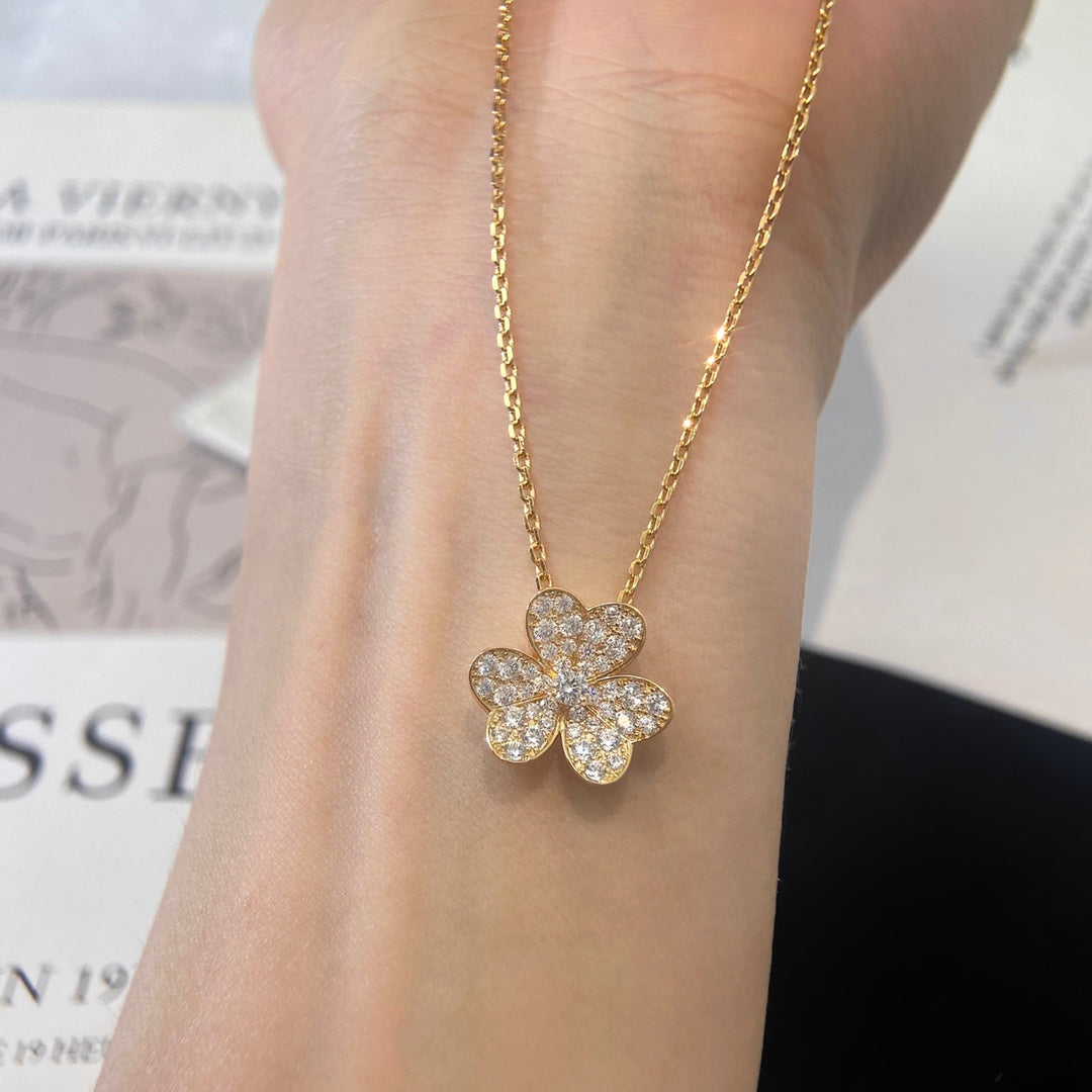 [Royal Top]FLOWER DIAMOND NECKLACE