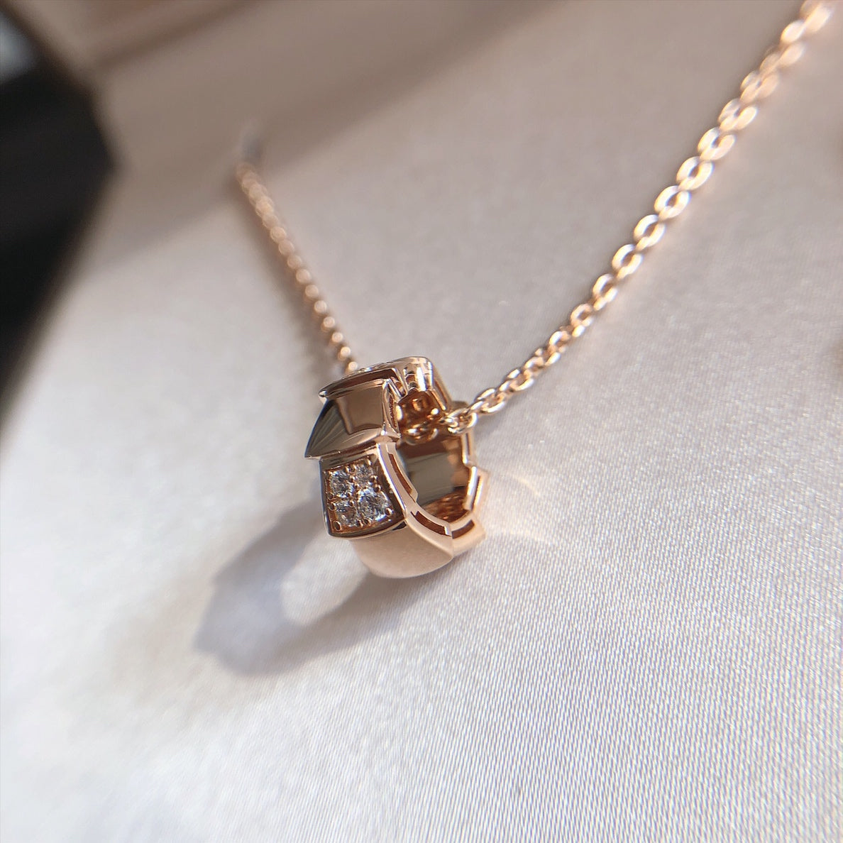 [Royal Top]SERPENTI PEDANT DIAMOND PINK GOLD NECKLACE