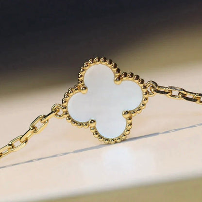 [Royal Top]CLOVER 20 MOTIFS WHITE MOP NECKLACE
