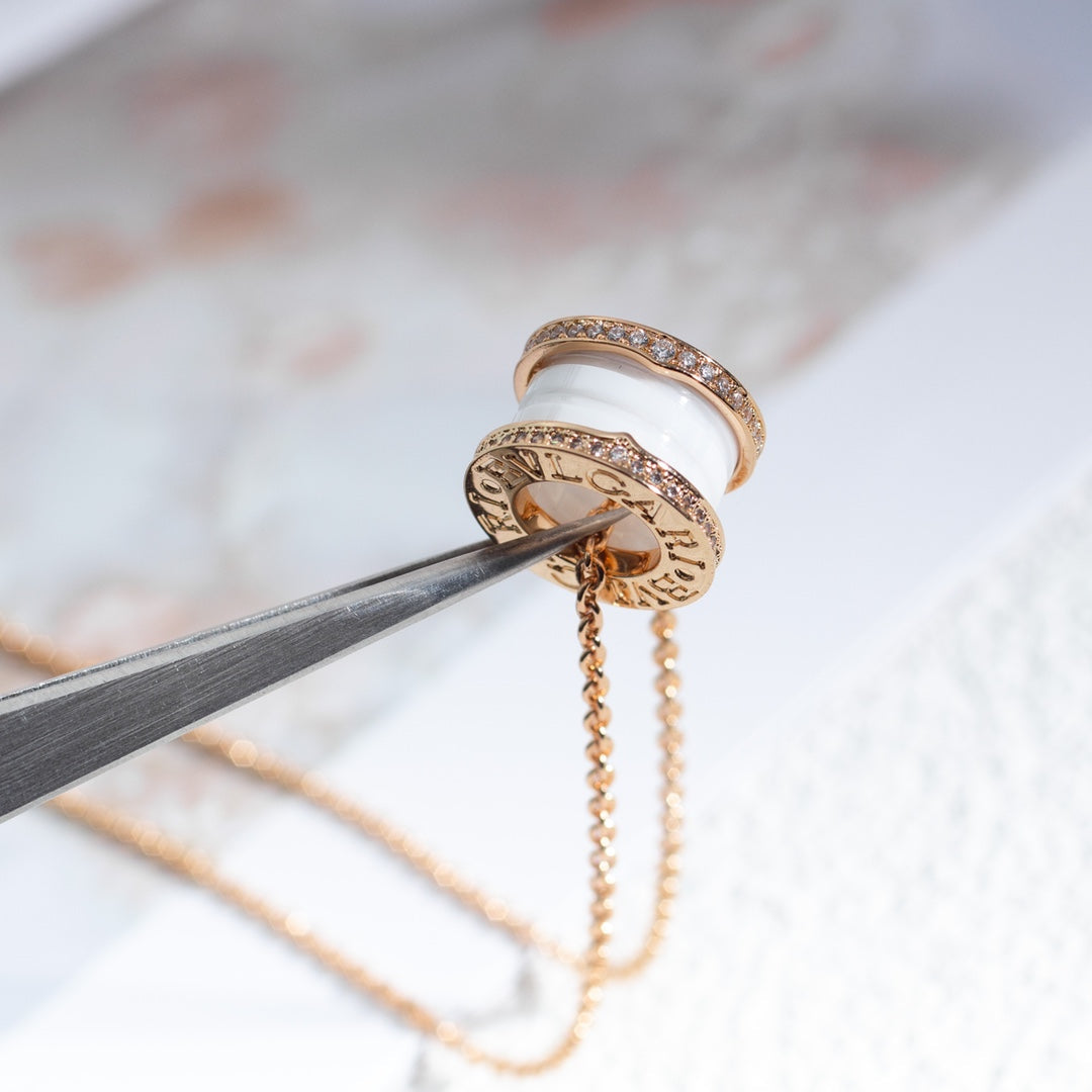 [Royal Top]ZERO 1 WHITE CERAMIC PINK GOLD DIAMOND NECKLACE