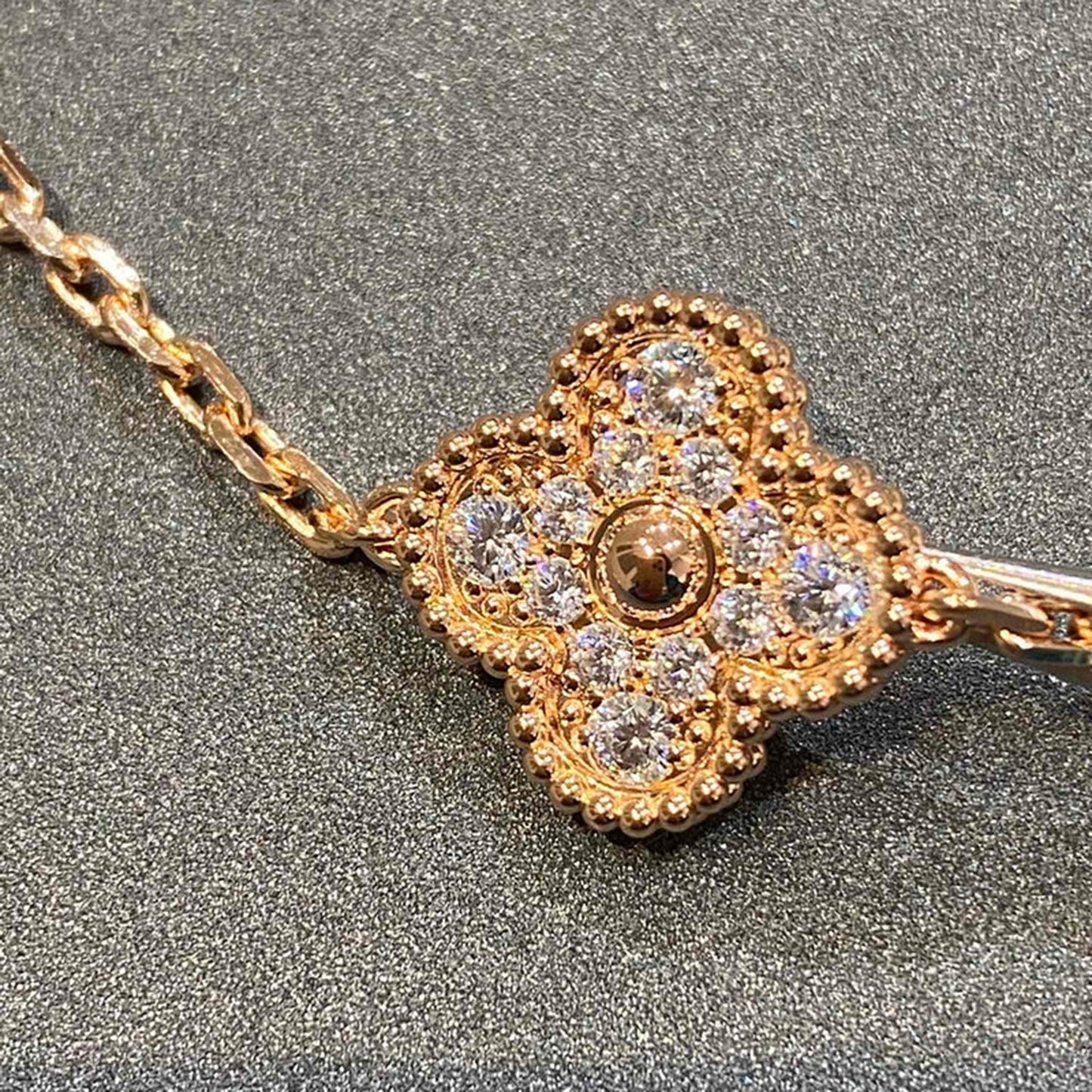 [Royal Top] CLOVER 5 MOTIF FULL DIAMOND BRACELET COLLECTION