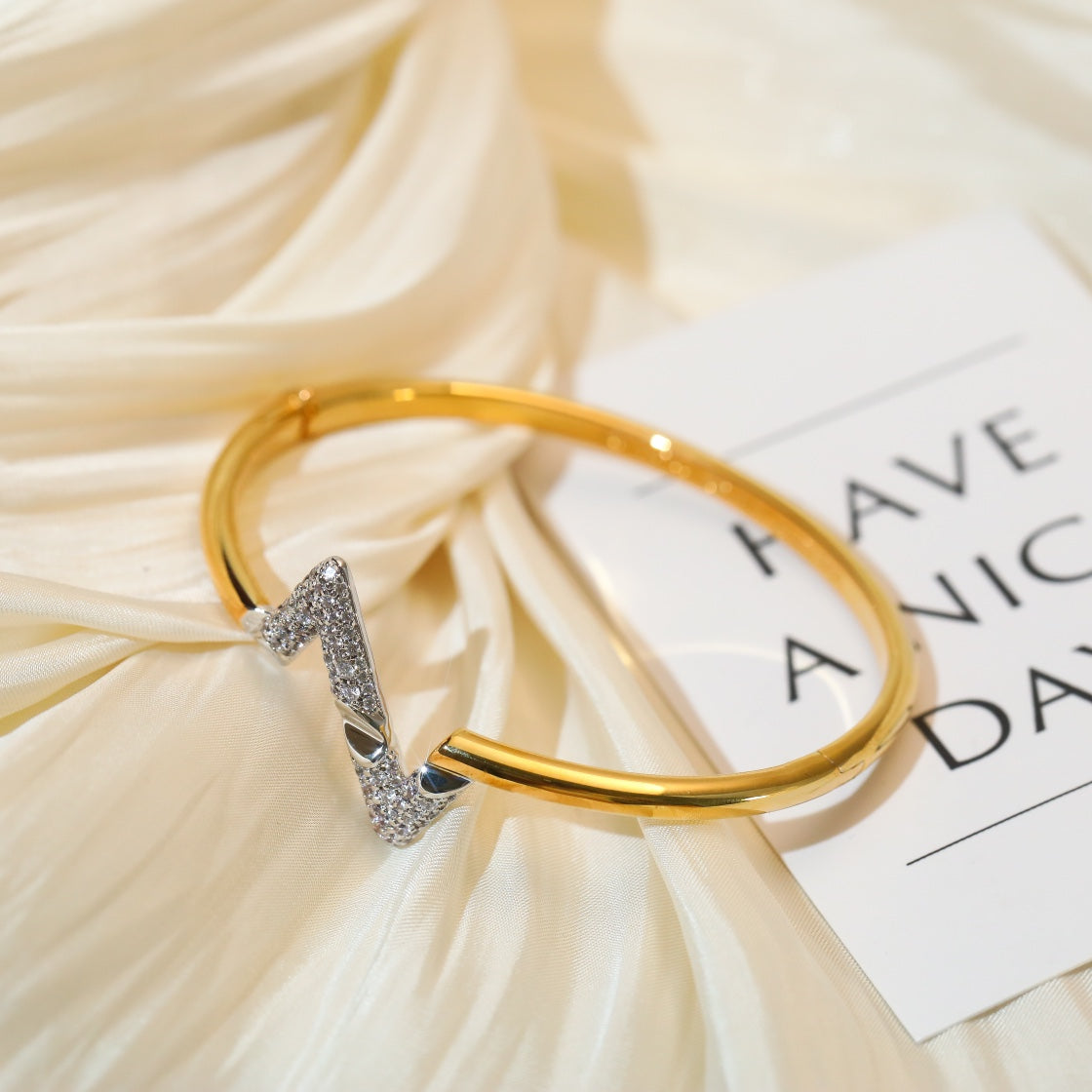 [Royal Top]VOLTE UPSITE DOWN GOLD DIAMOND BRACELET