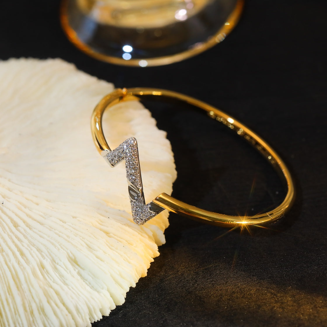 [Royal Top]VOLTE UPSITE DOWN GOLD DIAMOND BRACELET