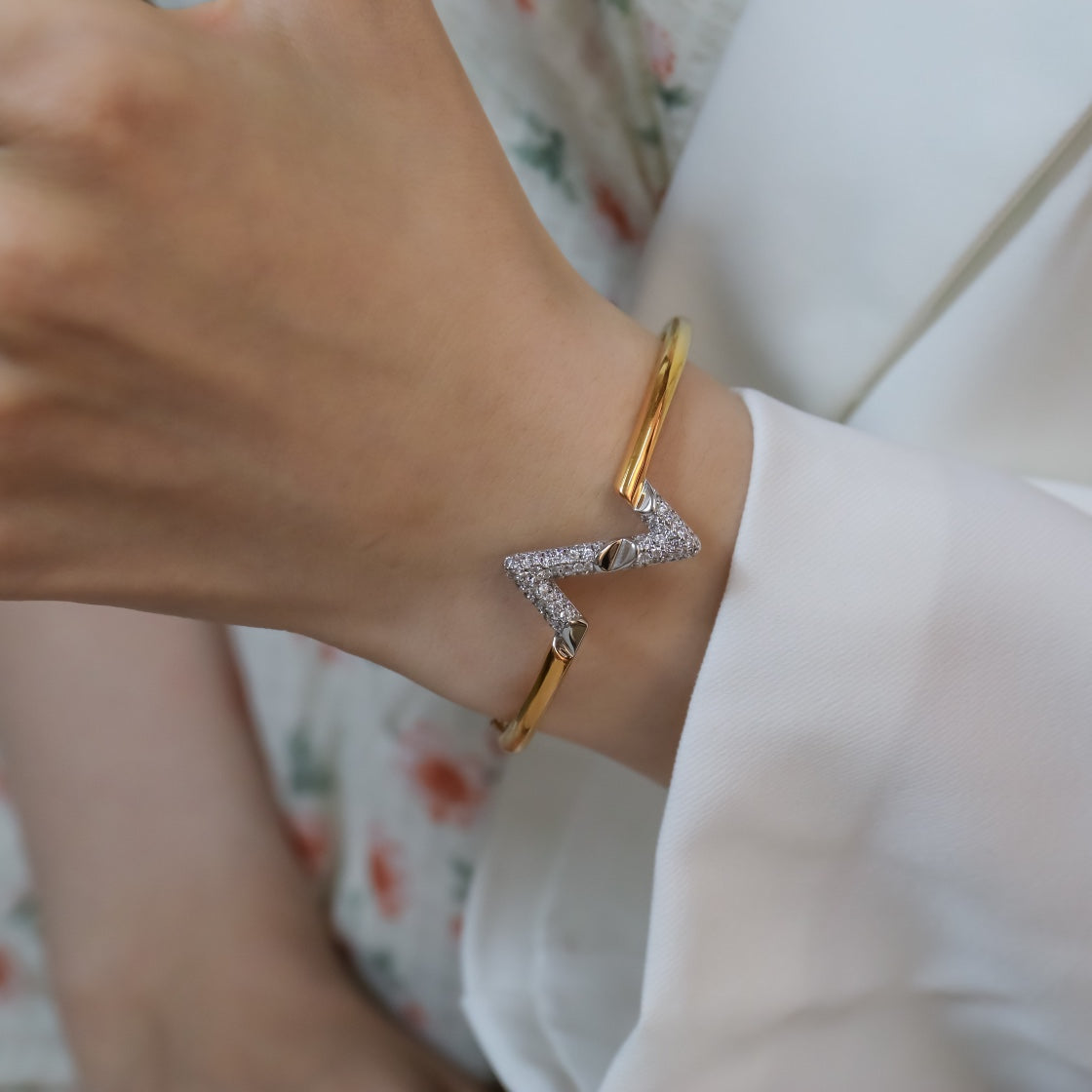 [Royal Top]VOLTE UPSITE DOWN GOLD DIAMOND BRACELET