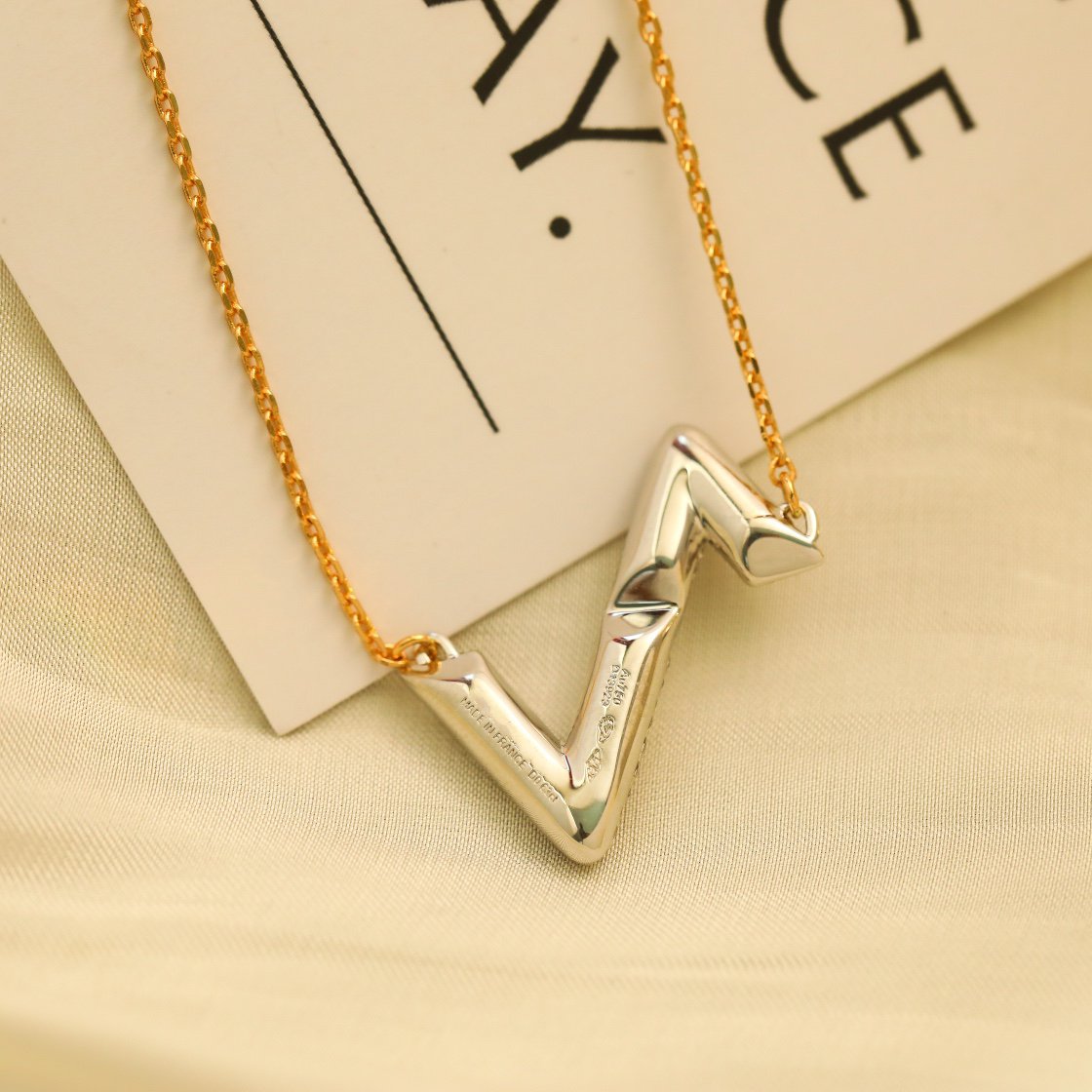 [Royal Top]VOLT SILVER DIAMOND PEDANT NECKLACE