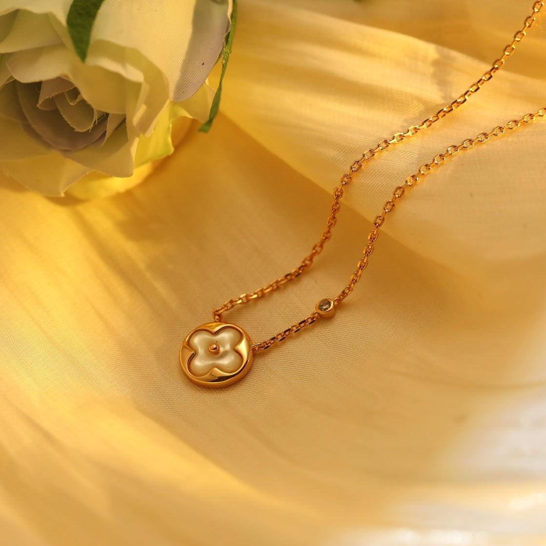 [Royal Top]SUN PEDANT PINK GOLD 1 DIAMOND NECKLACE