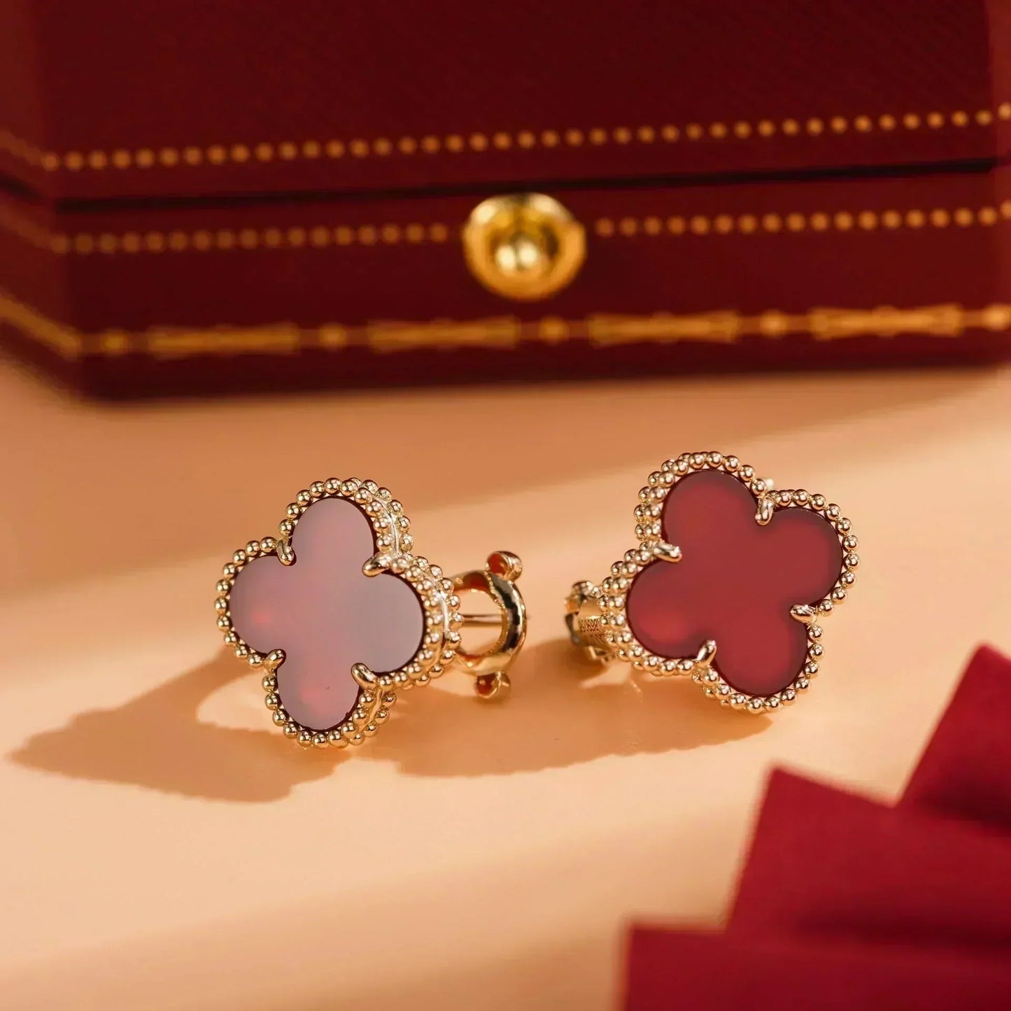 [Royal Top]CLOVER MEDIUM 1 MOTIFS CARNELIAN  EARRINGS