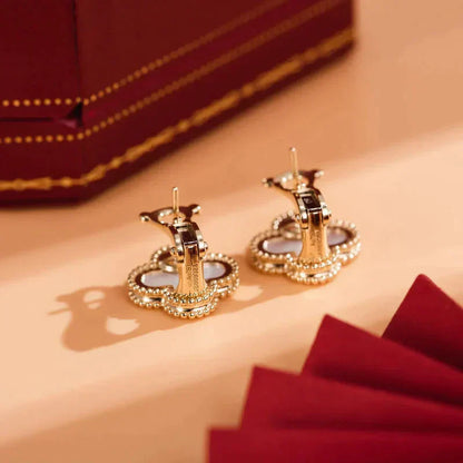 [Royal Top]CLOVER MEDIUM 1 MOTIFS  WHITE MOP STUD EARRINGS