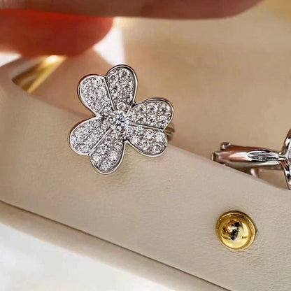 [Royal Top]CLOVER COMOS DIAMOND EARRINGS SILVER