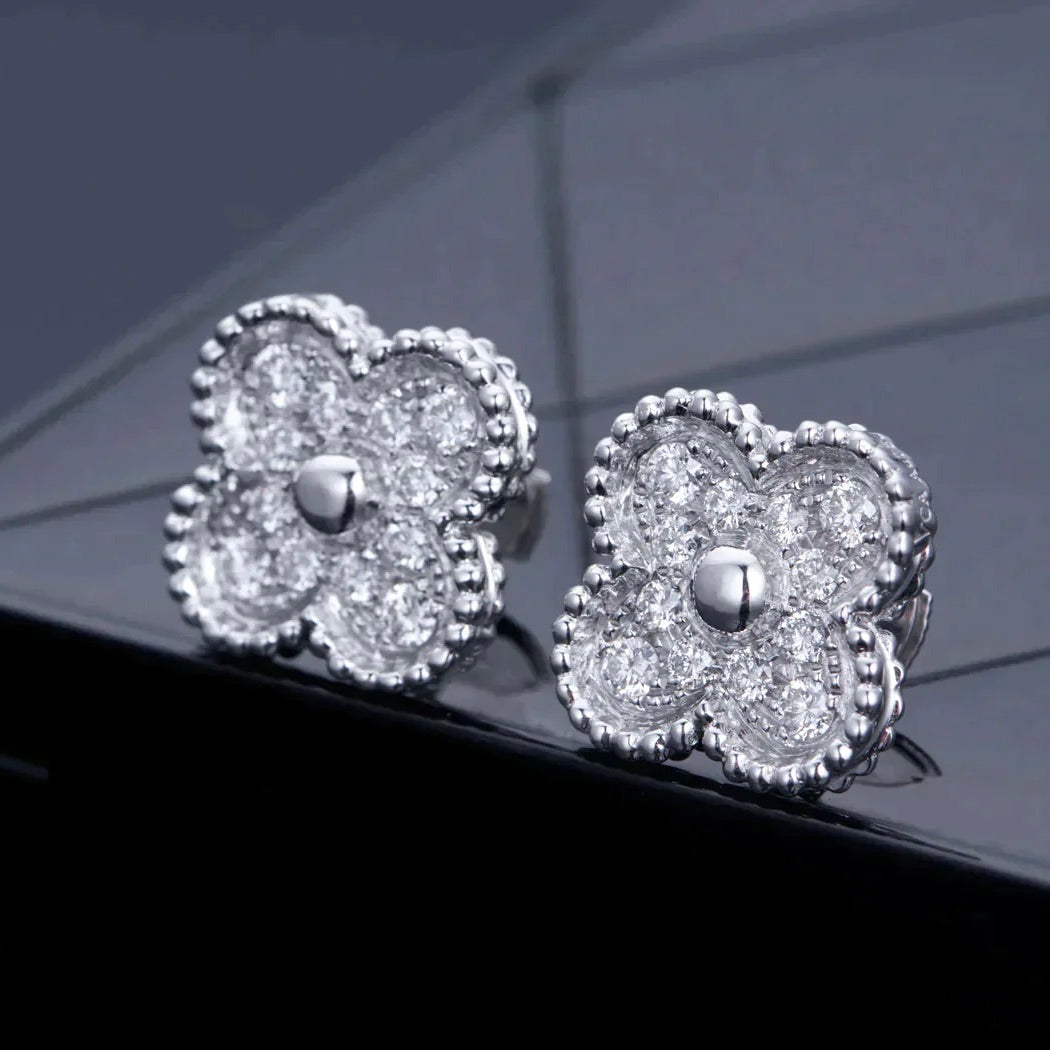 [Royal Top]CLOVER 1 MOTIFS DIAMOND STUD EARRINGS SILVER