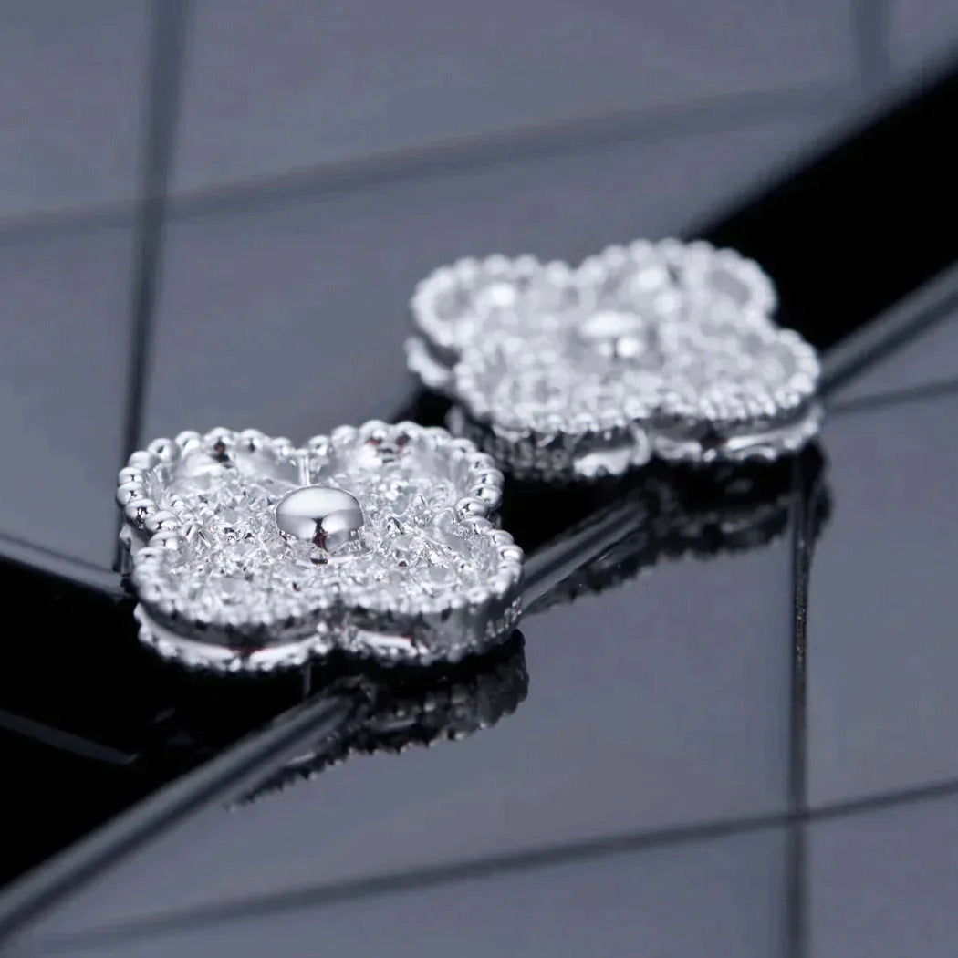 [Royal Top]CLOVER 1 MOTIFS DIAMOND STUD EARRINGS SILVER