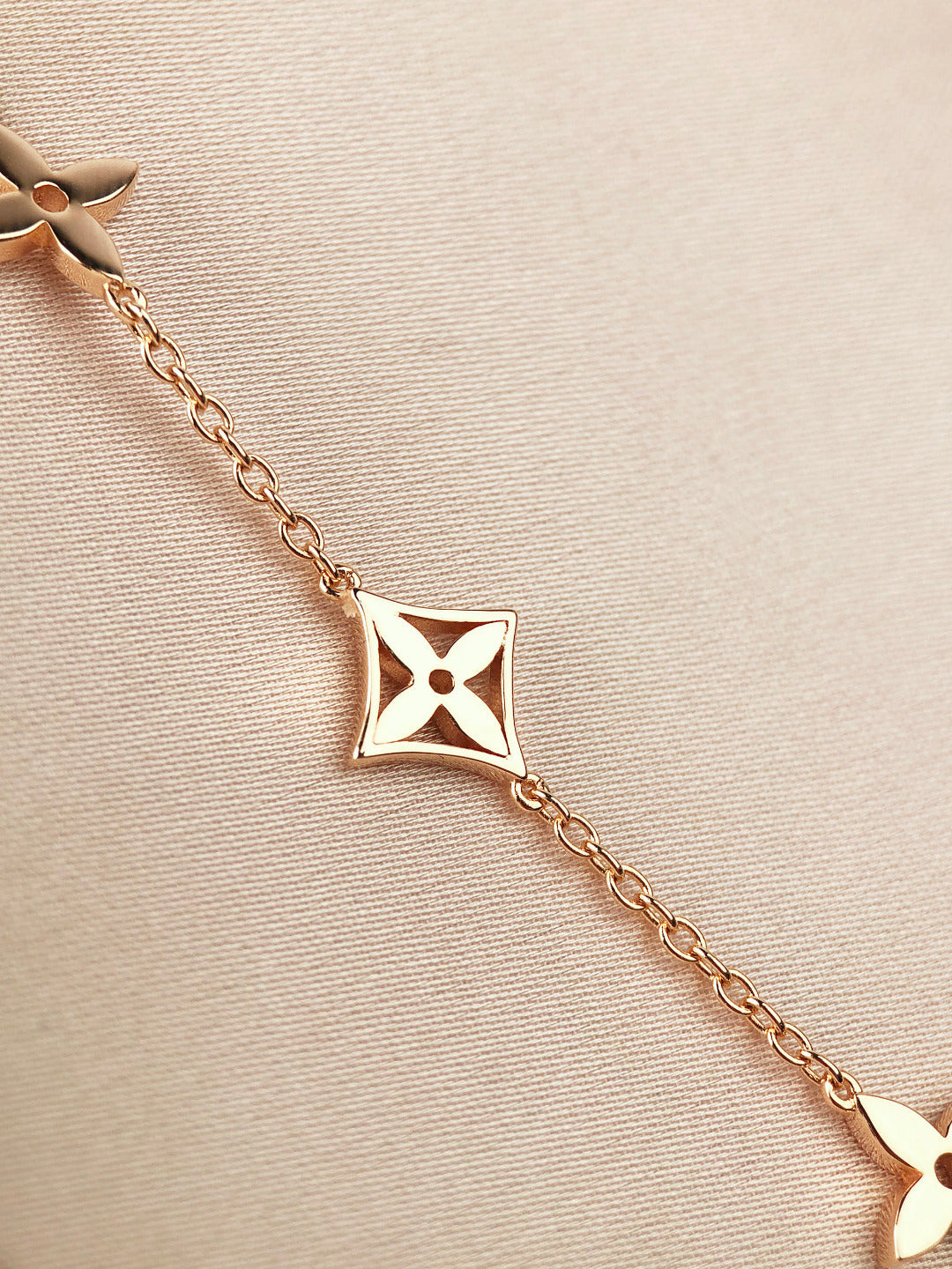 [Royal Top]STAR AND SUN 7 MOTIFS GOLD BRACELET