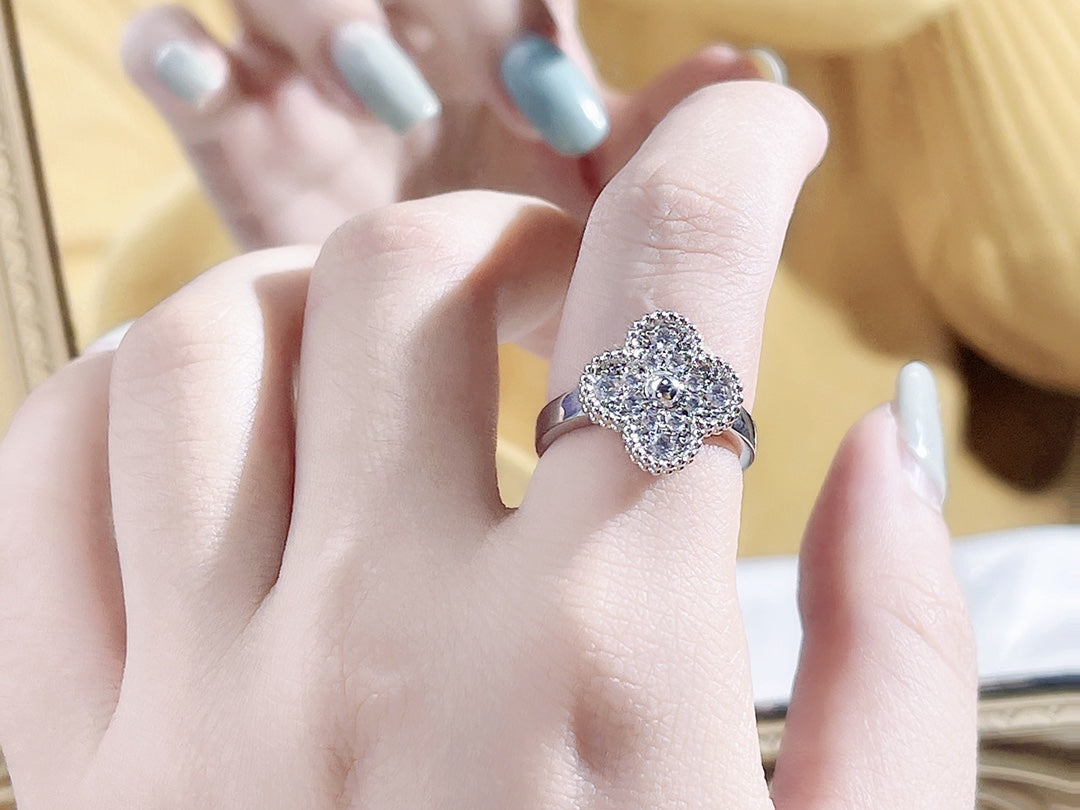 [Royal Top]CLOVER DIAMOND RING
